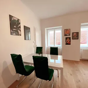 High In At Stephansplatz Apartment Vienna